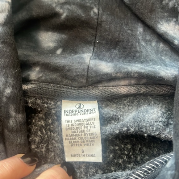 Black/gray tie dye hoodie with front pocket in size small - Picture 3 of 5